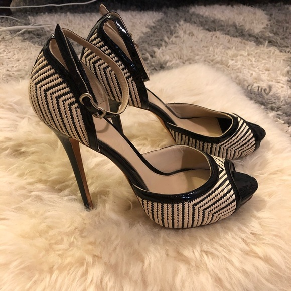 Alexander McQueen Woven Heels - Picture 1 of 7